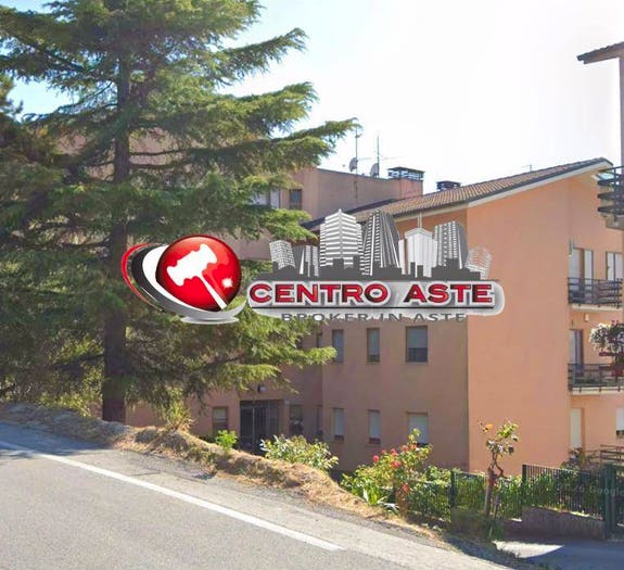 Appartamento con 6 locali in vendita in Via Giovanni Santi Cagli PU Italia, Centro, Cagli