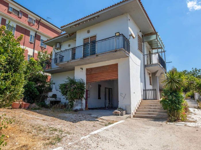 Casa quadrilocale in vendita in Via Luigi Pietracqua, Trigoria, Roma