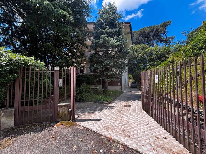 Casa con 6 locali in vendita in Via dei Giardini, Puccianiello, Caserta