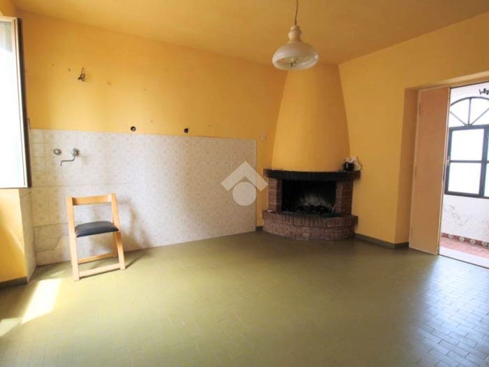 Appartamento trilocale in vendita in Piazza Trieste, San Valentino, Poggio Mirteto