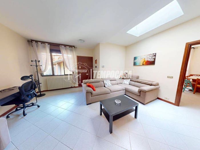 Appartamento trilocale in vendita in Via degli arconati, Centro, Lomazzo