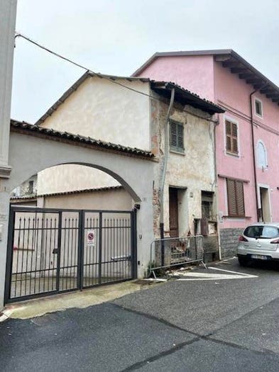 Casa bilocale in vendita in Via Asilo Raggio, Centro, Pozzolo Formigaro