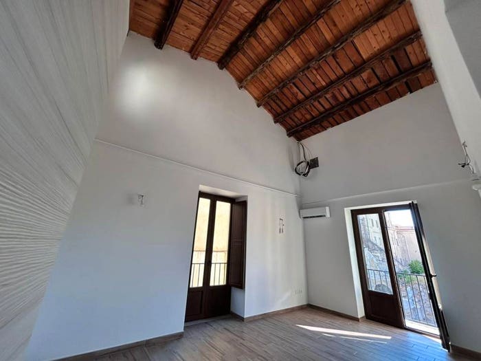 Appartamento trilocale in vendita in Piazza Bologni, Cassaro, Palermo