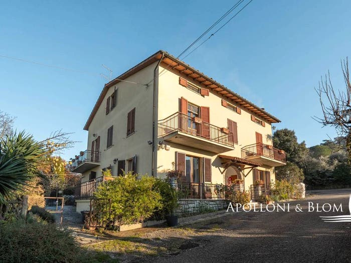 Appartamento con 6 locali in vendita in Via Gioveto, Panicale