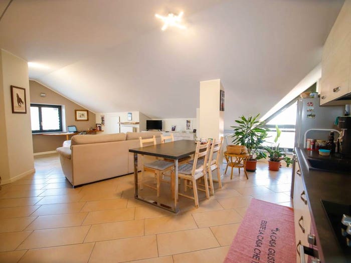 Casa bilocale in vendita in Via Manzoni, Centro, Bosconero