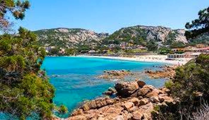 Appartamento trilocale in vendita in Via Tre Monti, Baja Sardinia, Arzachena