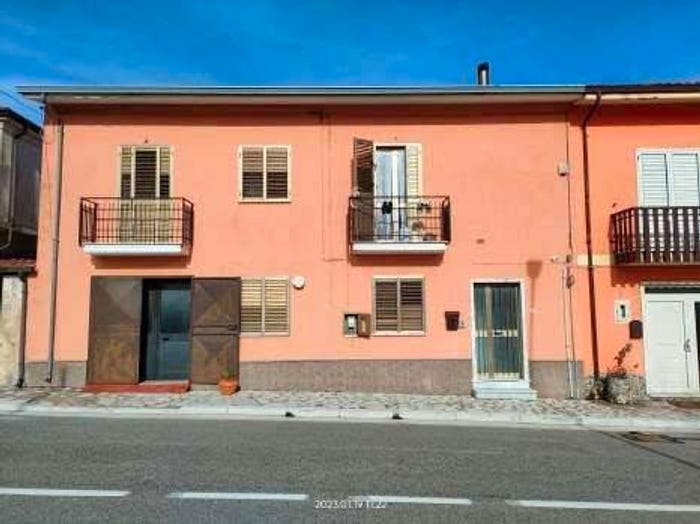 Appartamento con 6 locali in vendita in Via Borgo Borgo Le Taverne AV Italia, Guardia Lombardi
