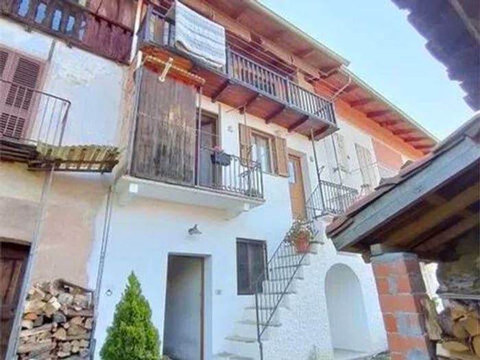 Casa con 5 locali in vendita in Frazione Caveggia, Veglio