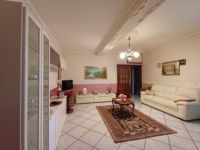 Appartamento trilocale in affitto in Via Carlo Santagata, Reggia di Caserta, Caserta