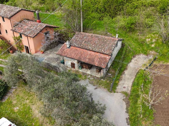 Casa con 6 locali in vendita in Camporgiano