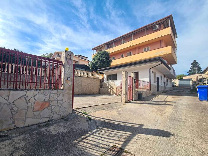 Casa con 6 locali in vendita in via Formia, Fortuna Corvo, Catanzaro