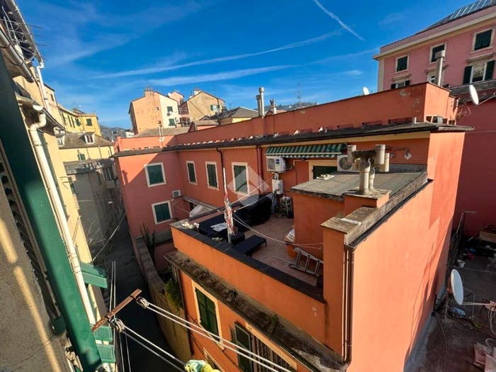 Appartamento trilocale in vendita in Via Ponterotto, Marassi, Genova