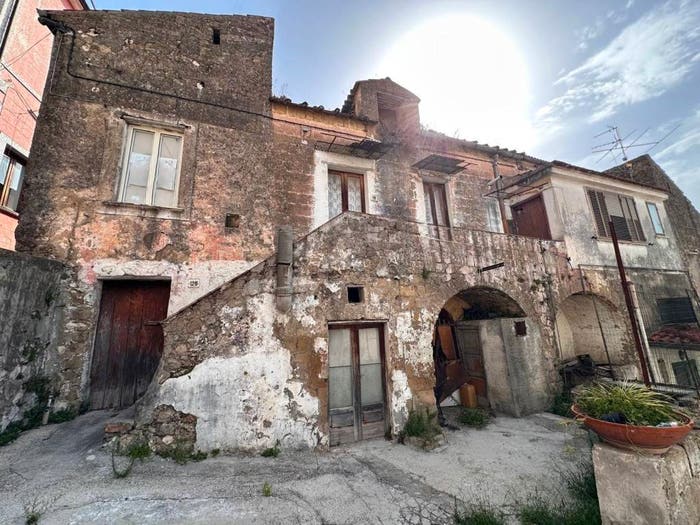Casa quadrilocale in vendita in Via Umberto I, Valle di Maddaloni