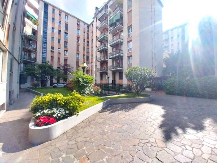 Appartamento trilocale in vendita in Via Don Giovanni Bosco, Lodi Brenta, Milano