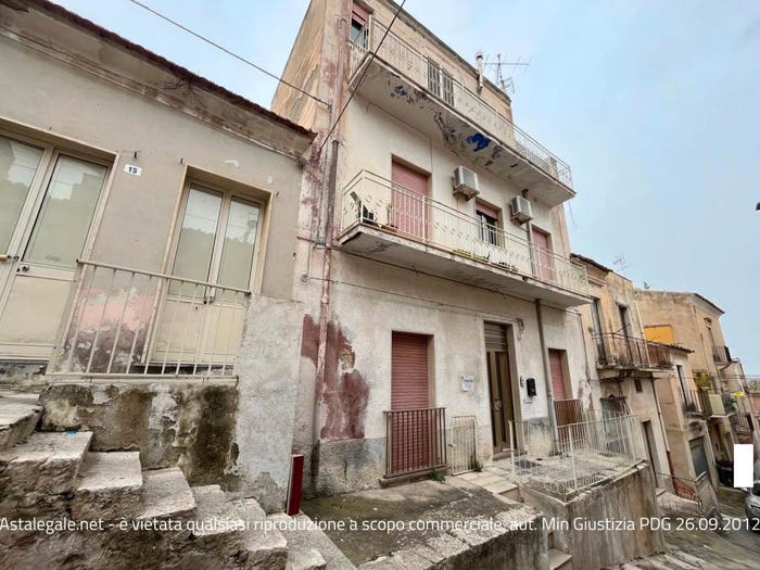 Appartamento con 6 locali in vendita in Via Verona, Centro, Comiso