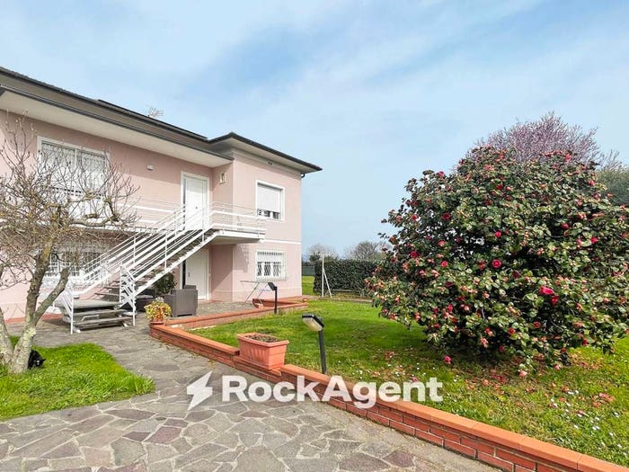 Casa con 6 locali in vendita in Via Delle Cornacchie, San Vito, Lucca