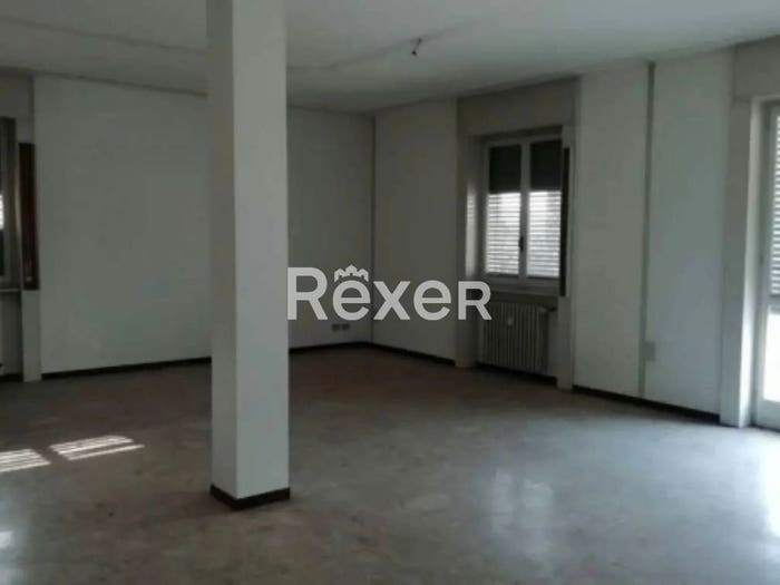 Appartamento trilocale in vendita in Via Novembre, Paladina