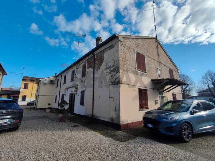 Casa quadrilocale in vendita in Via Roma, Centro, Ostellato