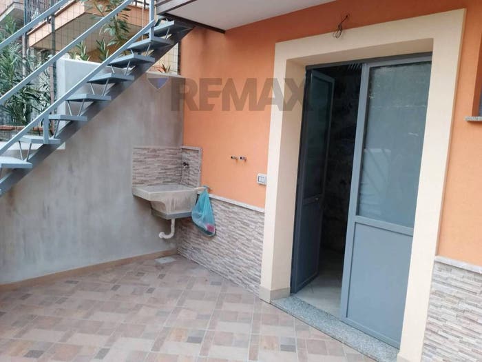 Casa con 6 locali in vendita in via mogadiscio, Francavilla di Sicilia