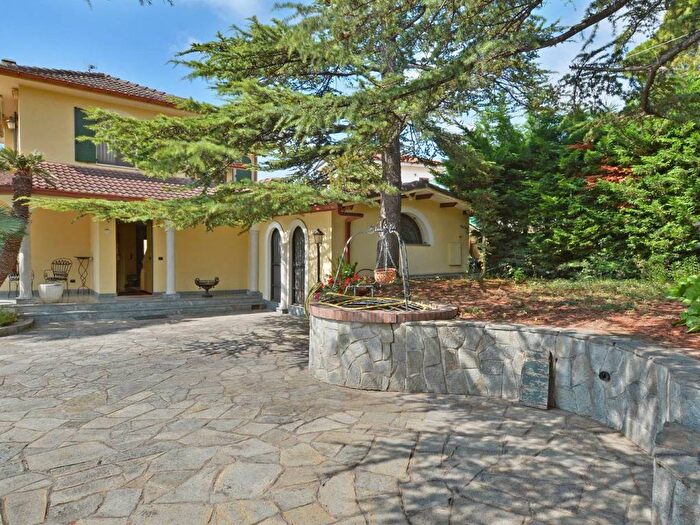 Casa con 6 locali in vendita in Strada alla Colla, Foce Semeria, Sanremo