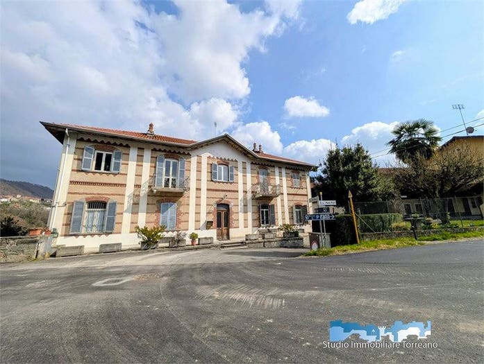 Appartamento quadrilocale in vendita in Strambinello