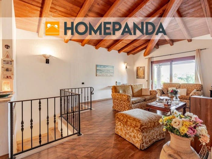 Casa con 6 locali in vendita in Strada Statale Orientale Sarda, Olbia Mare Poltu Quadu, Olbia