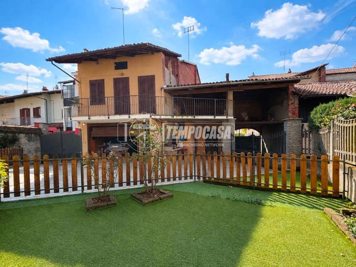 Casa con 6 locali in vendita in Via roma, Candia Canavese