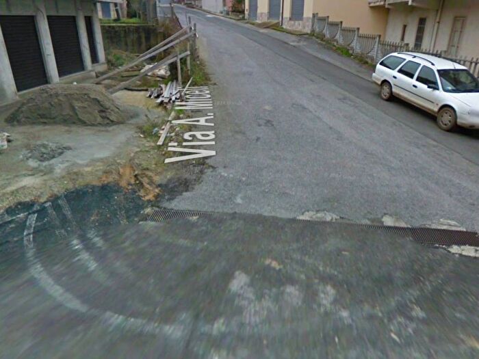 Appartamento trilocale in vendita in Via Anselmo Miceli, Centro, San Pietro a Maida
