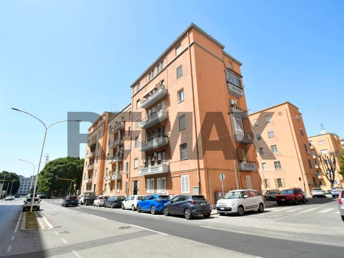 Appartamento trilocale in vendita in Piazza Giovanni XXIII, Cagliari