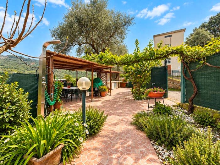 Appartamento bilocale in vendita in Via Diano Castello, Centro, Diano Marina