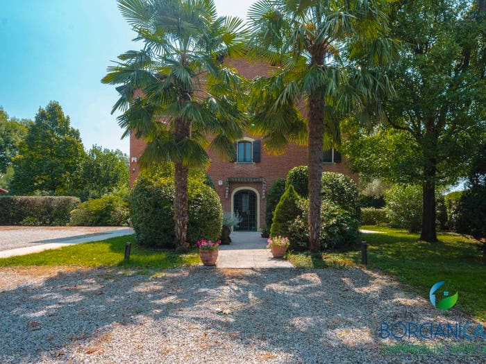 Casa con 6 locali in vendita in Via Maestra di Redù, Nonantola