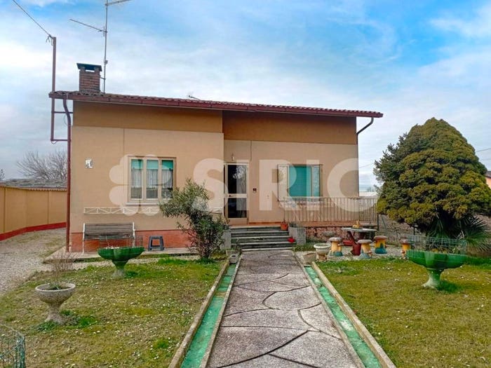 Casa trilocale in vendita in Via Codroipo, Centro, Castions di Strada