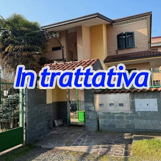Casa trilocale in vendita in Via Alessandro Volta, Centro, Garbagnate Milanese