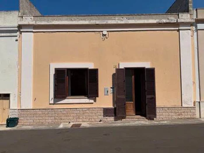 Casa con 6 locali in vendita in Via C Marchesi, PresicceAcquarica