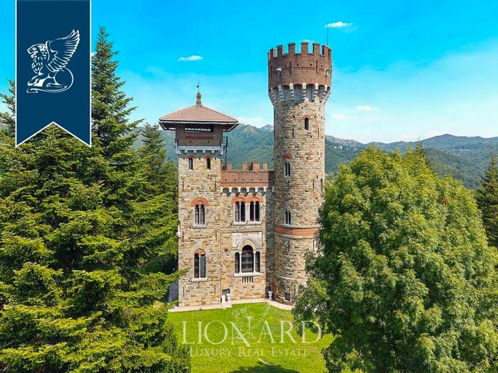 Casa con 6 locali in vendita in Torriglia