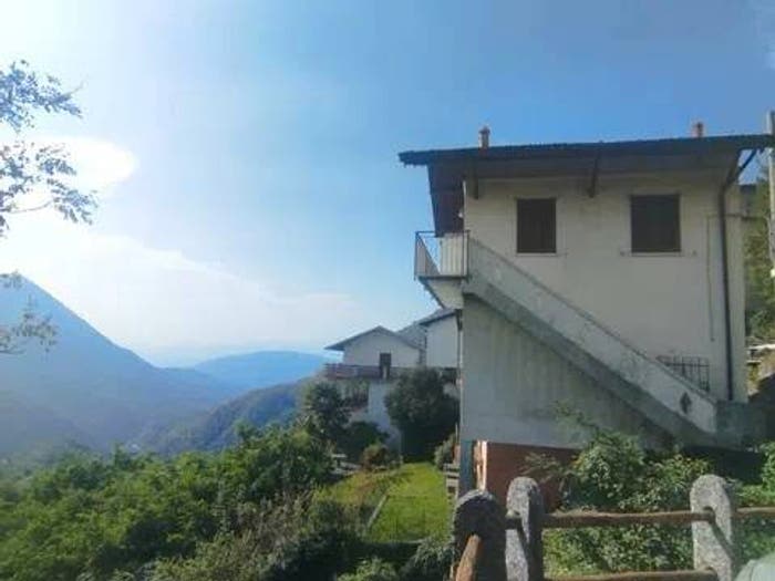 Casa bilocale in vendita in Via La Vigna, Intragna