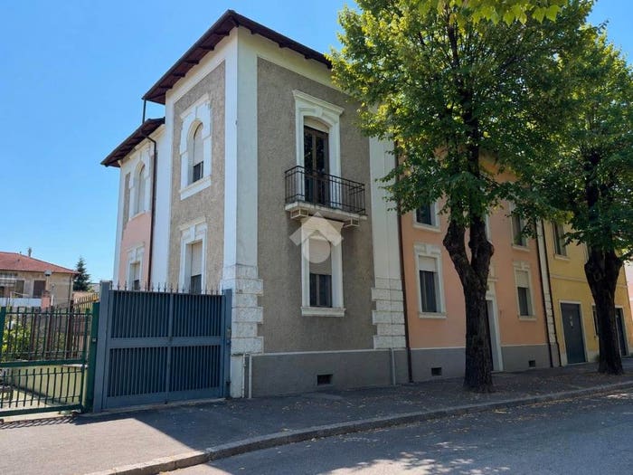 Casa con 6 locali in vendita in Piazza Torlonia, Centro, Avezzano