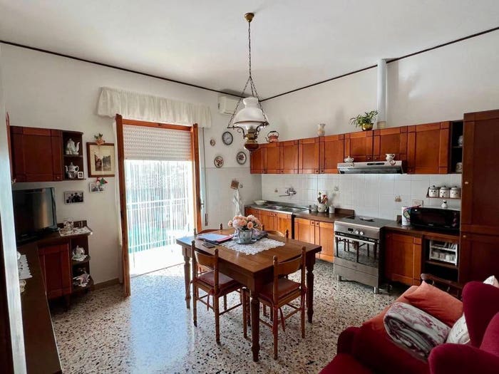 Appartamento con 6 locali in vendita in Via Canonica, Canonica, Certaldo