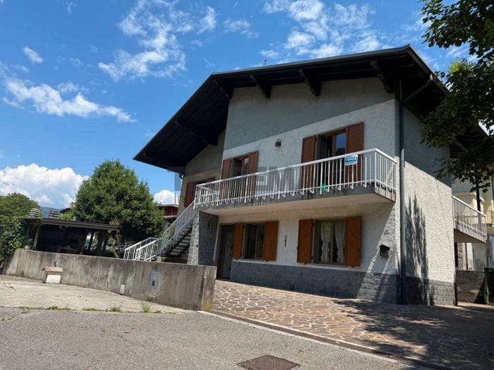 Casa con 6 locali in vendita in Via Gaetano Donizetti, Cerete Basso, Cerete