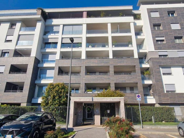 Appartamento trilocale in vendita in Via Giuseppe Garibaldi, Centro, Brugherio
