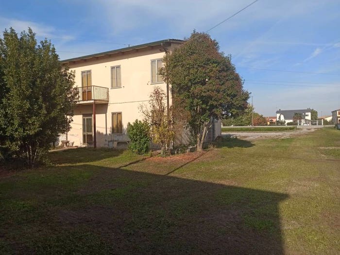 Casa con 6 locali in vendita in Via Monsignor Giacomo Sichirollo, Centro, Arquà Polesine