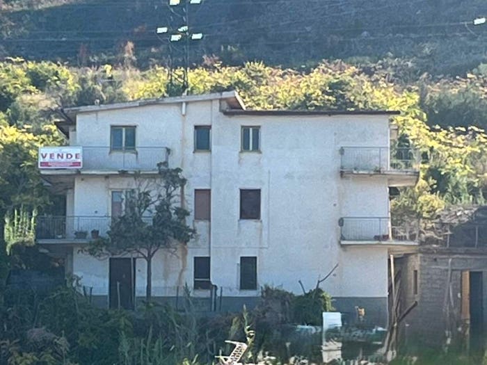 Casa con 6 locali in vendita in Tonnara, Centro, Amantea