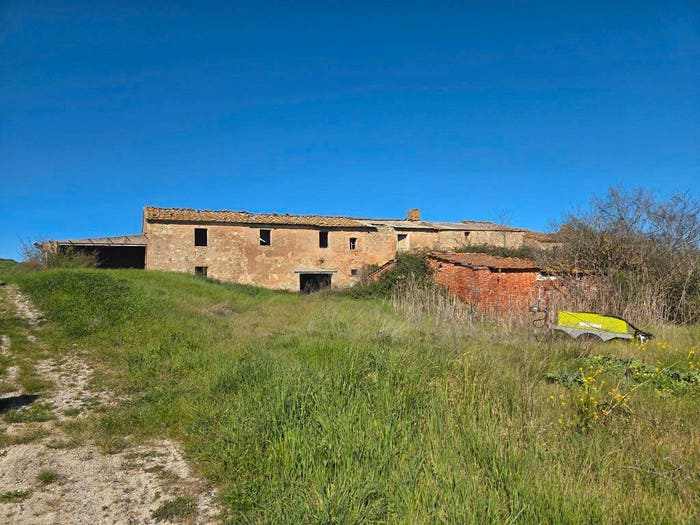 Casa con 6 locali in vendita in Via Settembre, San Giovanni D'Asso, Montalcino