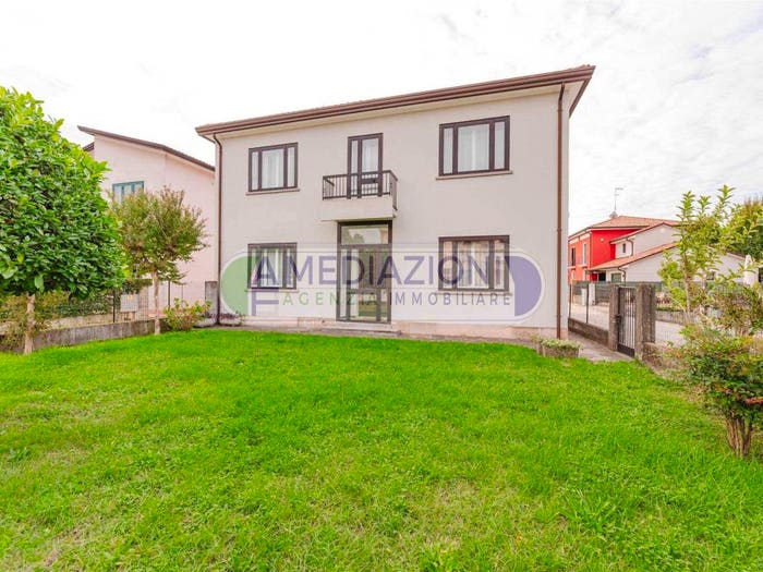 Casa con 6 locali in vendita in Via Castellana, Centro, Martellago