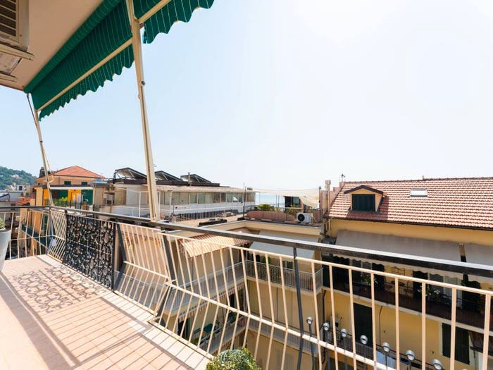 Appartamento quadrilocale in vendita in Via Franco Gazzelli, Muretto di Alassio Stazione Corso Marconi, Alassio