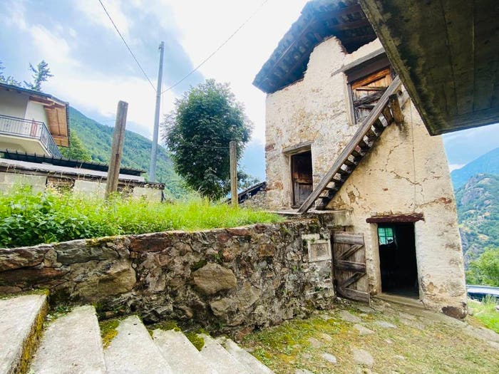 Casa quadrilocale in vendita in Località Las, Lillianes
