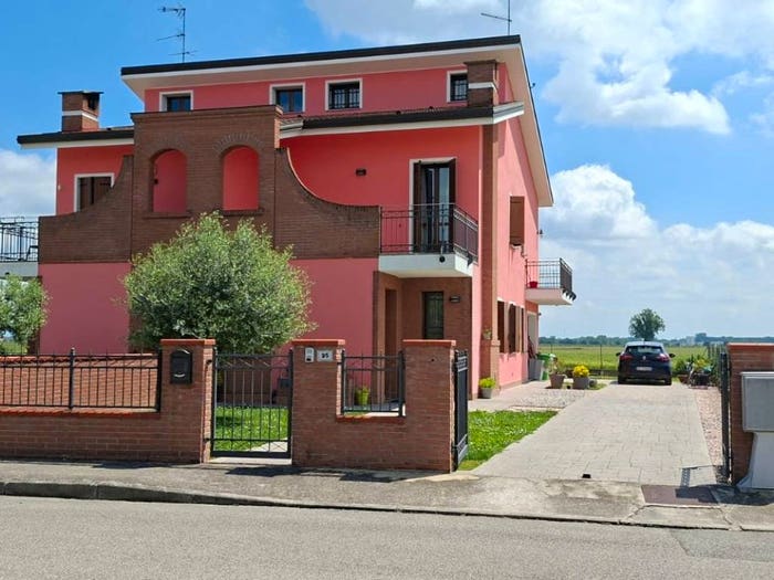Casa con 5 locali in vendita in Via Carlo Alberto Dalla Chiesa, Centro, Canaro