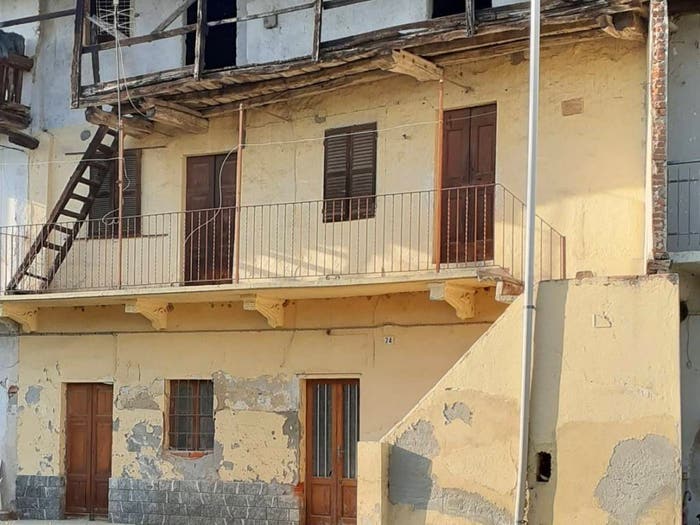 Casa trilocale in vendita in Via Roma, Centro, Oleggio