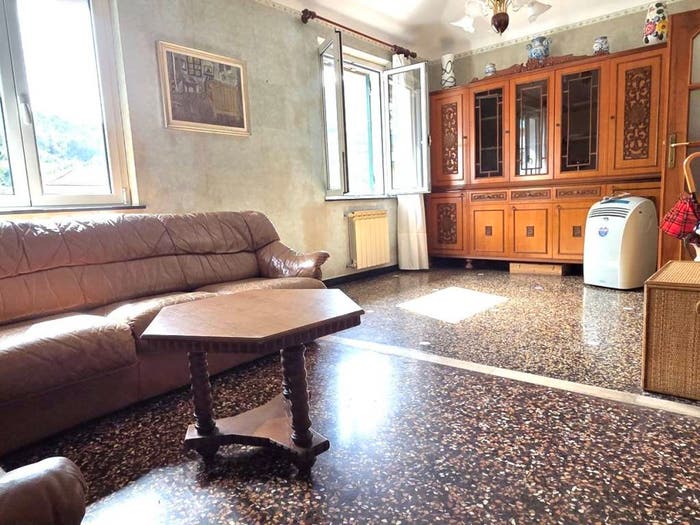 Appartamento quadrilocale in vendita in Via Ligorna, Struppa, Genova
