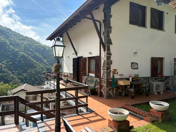 Casa trilocale in vendita in Via Chiose, Chiose, Moconesi